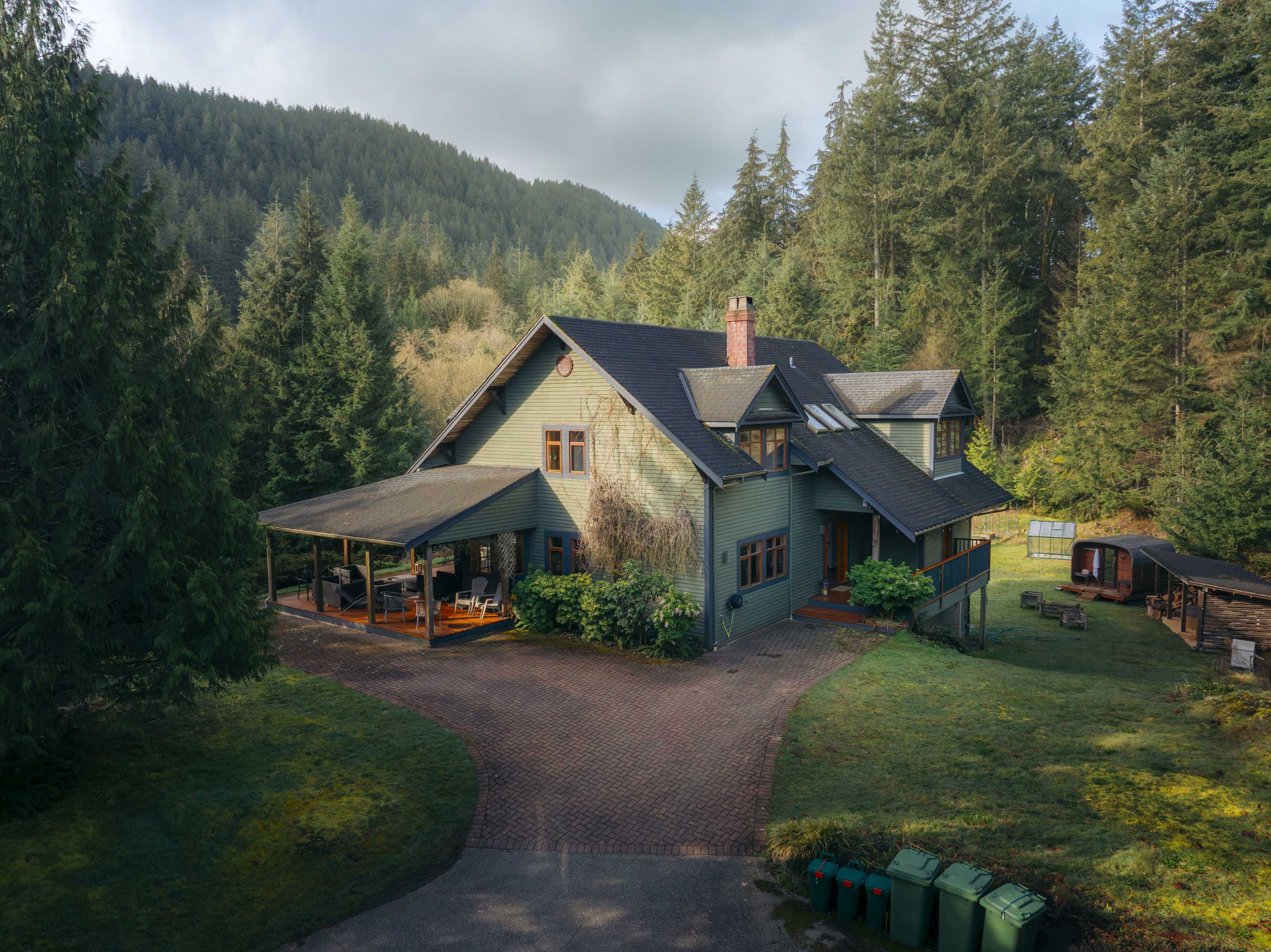 Serenity on Bowen exterior